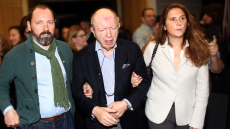 Επεισόδιο Νο3 στον εμφύλιο Ψυχάρη: «Θα τρίζουν τα κόκαλα του πατέρα σου», απαντά η χήρα στον γιο του εκδότη