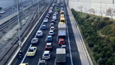 Live η κίνηση στους δρόμους: Μποτιλιάρισμα τώρα στην Αττική Οδό στο ρεύμα προς Λαμία