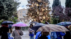 Καιρός Χριστουγέννων: Διπλό κύμα κακοκαιρίας με βροχές, καταιγίδες και χιόνια στα ορεινά 