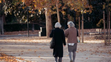 87χρονη στη Νέα Ορλεάνη εργάζεται σε δύο δουλειές για 10 δολάρια την ώρα: «Δεν μπορώ ακόμη να συνταξιοδοτηθώ»