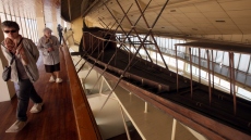 Η ηλιακή λέμβος του Χέοπα θα συντηρηθεί μπροστά στο κοινό του Μεγάλου Αιγυπτιακού Μουσείου