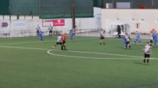 Βίντεο: Διαιτητής πρώτα εμποδίζει τον παίκτη να σκοράρει και μετά τον... αποβάλλει