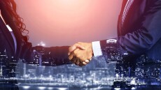 Εξαγορές και Συγχωνεύσεις: Χρονιά των μεγάλων deals το 2025 – Αύξηση 41%, άγγιξαν τα $4,8 τρισ. 