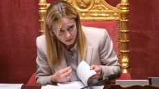 Μελόνι: Ηταν μια δύσκολη χρονιά, αλλά μην ανησυχείτε η επόμενη θα είναι χειρότερη