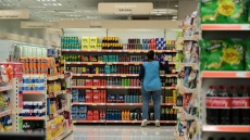 Σούπερ μάρκετ σήμερα (24/12): Το ωράριο στα καταστήματα την Παραμονή των Χριστουγέννων 