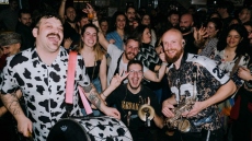 Ο δήμαρχος της Φλώρινας διέκοψε συναυλία των Banda Entopica επειδή τραγούδησαν στα σλάβικα, «δεχτήκαμε επιθέσεις και απειλές» καταγγέλει η μπάντα