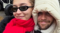 Ο Τζάστιν Μπίμπερ ευχήθηκε για τα Χριστούγεννα στην αγκαλιά της Χέιλι