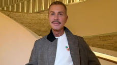 Ο Λάκης Γαβαλάς για τη φυλάκισή του: Πήγαινα ως Βουγιουκλάκη και τους έλεγα "ακρίστε, χωριανοί!"