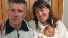 Ιταλοί κάτοικοι αρχαίου χωριού γιόρτασαν το πρώτο μωρό που γεννήθηκε εδώ και 30 χρόνια