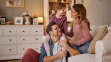 Πόσο κακομαθημένα και «δύσκολα» είναι τα μοναχοπαίδια; Μια καθηγήτρια απαντά