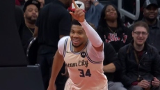 ΝΒΑ: Ο Αντετοκούνμπο επέστρεψε με... φόρα, «ξύπνησε» τους Μπακς και νίκησαν 103-112 τους Μπουλς