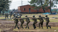 Πηγές ΥΠΕΘΑ για νέο μισθολόγιο στις Ένοπλες Δυνάμεις: Σημαντικές αυξήσεις σε όλους, καμία «κρυφή» μείωση