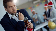 Μεγάλη αύξηση εμφραγμάτων τις γιορτές – Τα επικίνδυνα συμπτώματα