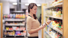 Να πάρω ντόπια και ακριβή φέτα ή το φθηνότερο «λευκό» τυρί; Ένας καθηγητής λύνει το δίλημμα