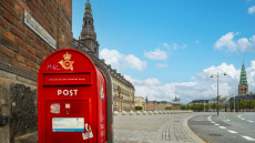 Ο ταχυδρόμος δεν θα ξαναχτυπήσει στη Δανία: Τέλος στην παράδοση επιστολών στα σπίτια μετά από 401 χρόνια
