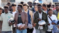 Σε δημόσια διαβούλευση το νομοσχέδιο για τη νόμιμη μετανάστευση, αυστηροποιείται το πλαίσιο για τις ΜΚΟ