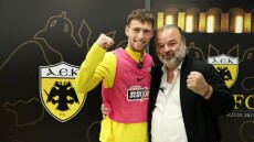 Ηλιόπουλος σε Γκεοργκίεφ: «Είσαι μόλις 20 ετών, ελπίζουμε να γίνεις θρύλος της ομάδας μας»