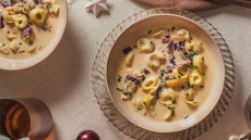 Σούπα με τορτελίνια και ανθόγαλο
