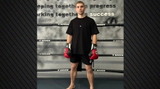 Δεν περίμεναν ότι θα κερδίσω και έχασαν την ψυχραιμία τους, λέει ο Έλληνας kickboxer που δέχτηκε άγρια επίθεση στη Σερβία