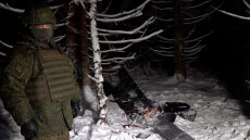 Τα συντρίμμια ενός drone δείχνει η Ρωσία ως απόδειξη για την επίθεση των Ουκρανών σε σπίτι του Πούτιν - Βίντεο