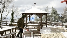 «Βουτιά» της θερμοκρασίας τουλάχιστον 12 βαθμών στην Αθήνα, σε ποιες περιοχές θα χιονίσει την Κυριακή