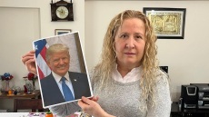 Μια 55χρονη Τουρκάλα προσπαθεί να πείσει δικαστήρια σε Άγκυρα και ΗΠΑ... πως είναι κόρη του Τραμπ, ζητά και εξέταση DNA