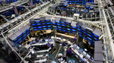 Πιέσεις στα ευρωπαϊκά χρηματιστήρια με φόντο τα εταιρικά αποτελέσματα και τη Fed
