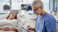 Έξαρση της γρίπης – Διπλασιάζονται οι εισαγωγές στα νοσοκομεία, αυξάνονται τα σοβαρά περιστατικά
