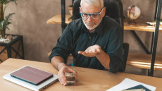 Ασπιρίνη: Σύμμαχος ή κίνδυνος η προληπτική λήψη της; Ο ειδικός απαντά
