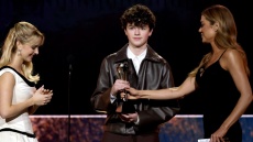 Ο 16χρονος Όουεν Κούπερ έγραψε ιστορία στα Critics Choice ως ο νεότερος άντρας νικητής στην ιστορία του θεσμού