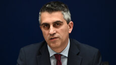 Ο Δήμας ανακοίνωσε μετά το μπλακ άουτ 7 σημεία εκσυγχρονισμού, αλλά με πολλά... «θα» και ανοιχτούς χρόνους