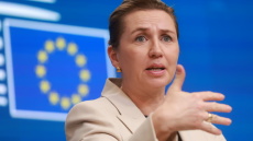 Απαράδεκτη η πίεση που ασκεί ο Τραμπ σε Δανία και Γροιλανδία, λέει η Φρεντέρικσεν