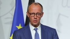 Ο Μερτς δηλώνει ότι γερμανικά στρατεύματα θα μπορούσαν να συμμετάσχουν στην πολυεθνική δύναμη εκτός Ουκρανίας