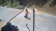 Χαλκιδική: Οι Ροζ Πάνθηρες διαφεύγουν με πατίνια μετά τη ληστεία των €580.000 σε κοσμηματοπωλείο - Βίντεο ντοκουμέντο
