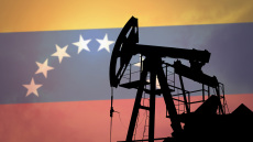 Reuters: Ουάσινγκτον και Καράκας συζητούν για την εξαγωγή πετρελαίου από τη Βενεζουέλα στις ΗΠΑ
