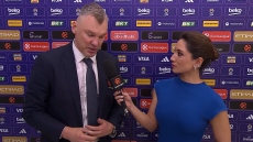 Απολογήθηκε η Τουρκάλα δημοσιογράφος για το «καρφί» προς το ΣΕΦ: Ρώτησε τον Γιασικεβίτσιους αν τα τρίποντα «έσταζαν από το ταβάνι»