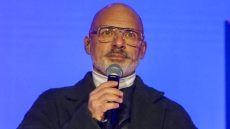 Νίκος Μουτσινάς: Το ζητούμενό μου είναι να είμαι ελεύθερος και το να κάνεις οικογένεια δεν εμπεριέχει την ελευθερία
