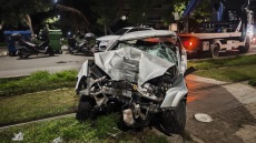 Τροχαίο με δύο τραυματίες στη Νέα Σμύρνη πάνω στη γραμμή του τραμ, δείτε φωτογραφίες