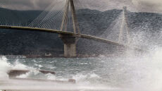 Κλειστή η πορθμειακή γραμμή Ρίου - Αντιρρίου λόγω ισχυρών ανέμων, δείτε βίντεο
