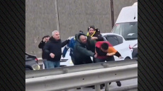 Δέκα οπαδοί της Φενερμπαχτσέ επιτέθηκαν άγρια σε οπαδό της Γαλατάσαραϊ πριν τον τελικό του Σούπερ Καπ Τουρκίας, βίντεο
