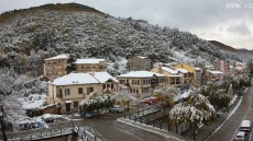 Φλώρινα: Κλειστά αύριο τα σχολεία λόγω χιονιά, στα λευκά η πόλη