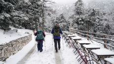 Λευκή νύχτα στη βόρεια Ελλάδα, προ των πυλών ασθενείς χιονοπτώσεις στην Αττική και πτώση της θερμοκρασίας