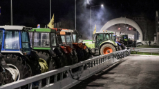 Ναι στις δύο συναντήσεις που ζήτησαν οι εκπρόσωποι των αγροτικών μπλόκων είπε η κυβέρνηση, έδωσε διευκρινίσεις για τη σύνθεση των επιτροπών