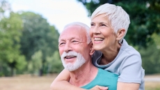 Υγιή αγγεία, δυνατό μυαλό: Επιστήμονας δίνει 5 top tips που μειώνουν τον κίνδυνο άνοιας