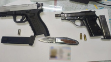 Παλαιό Φάληρο: Συνελήφθη 56χρονος που είχε όπλα, γεμιστήρες και σουγιά στο όχημά του