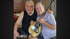 Ο Χρήστος Νικολόπουλος ανέβασε φωτογραφίες με τον Πασχάλη Τερζή και ανακοίνωσε το νέο του τραγούδι