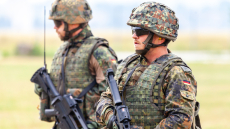 Η Γερμανία στέλνει 13 στρατιώτες στη Γροιλανδία, για «διερεύνηση πιθανής συνεισφοράς στην ασφάλεια»