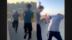 Έφηβοι στη Βρετανία παγίδεψαν παιδόφιλο και τον χτυπούσαν μέχρι θανάτου με μπουκάλι και πέτρες, δείτε βίντεο