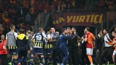 Ποινή φυλάκισης σε δύο παίκτες της Φενερμπαχτσέ για την επίθεση στον διευθυντή του γηπέδου της Γαλατάσαραϊ
