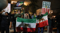 Συγκέντρωση έξω από την πρεσβεία του Ιράν στο Ψυχικό, δείτε βίντεο και φωτογραφίες